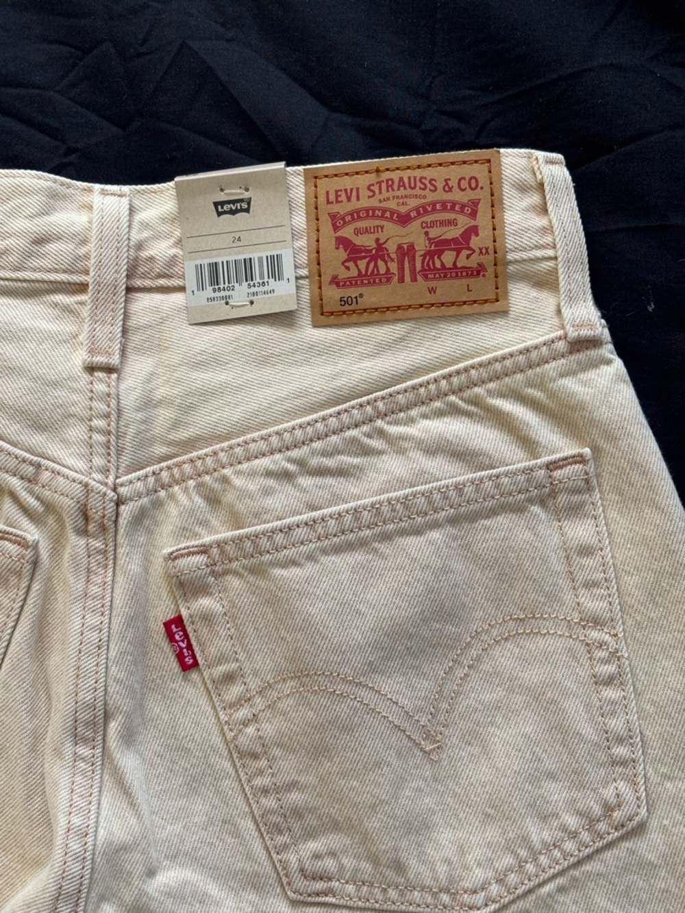 Levi’s 501 Mid Thigh Shorts Cream NWT